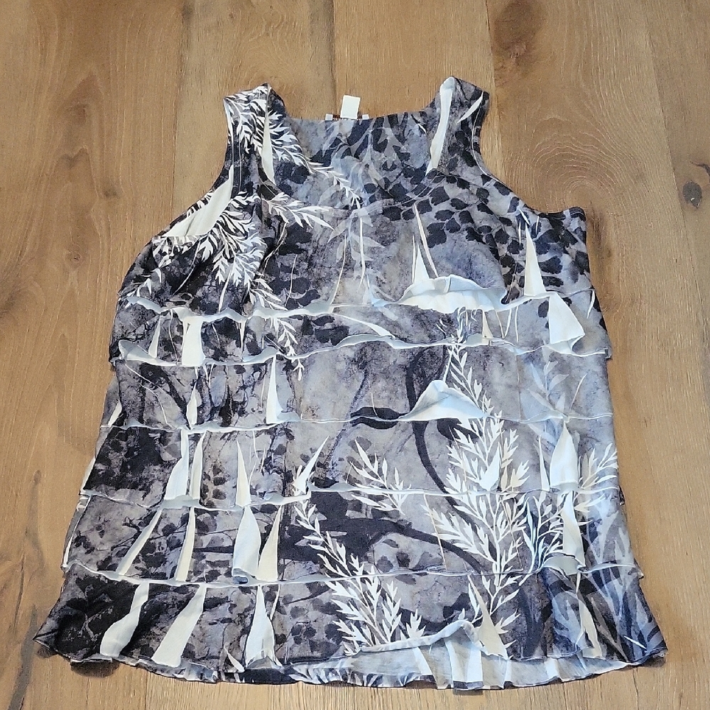 Coldwater Creek Black And White Rufgled Floral Top Size 1X
